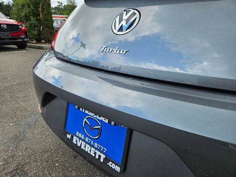 Used 2017 Volkswagen Beetle 1.8T S FWD image 11