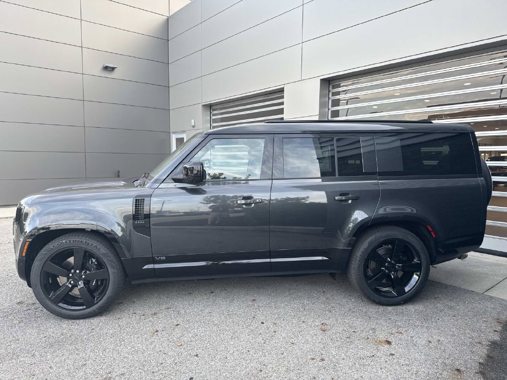 New 2026 Land Rover Defender 130 V8 AWD/4WD image 4
