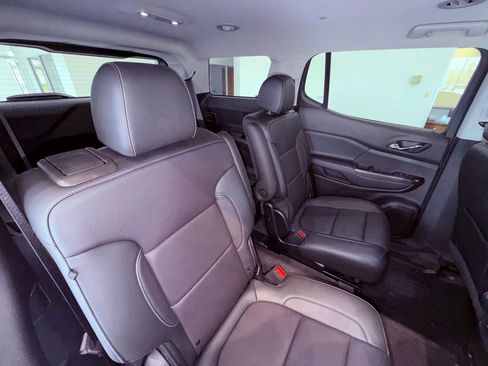 Used 2020 GMC Acadia SLT image 11