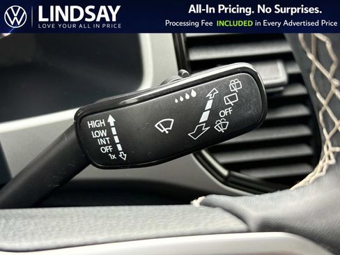 Used 2022 Volkswagen Atlas Cross Sport SEL image 21