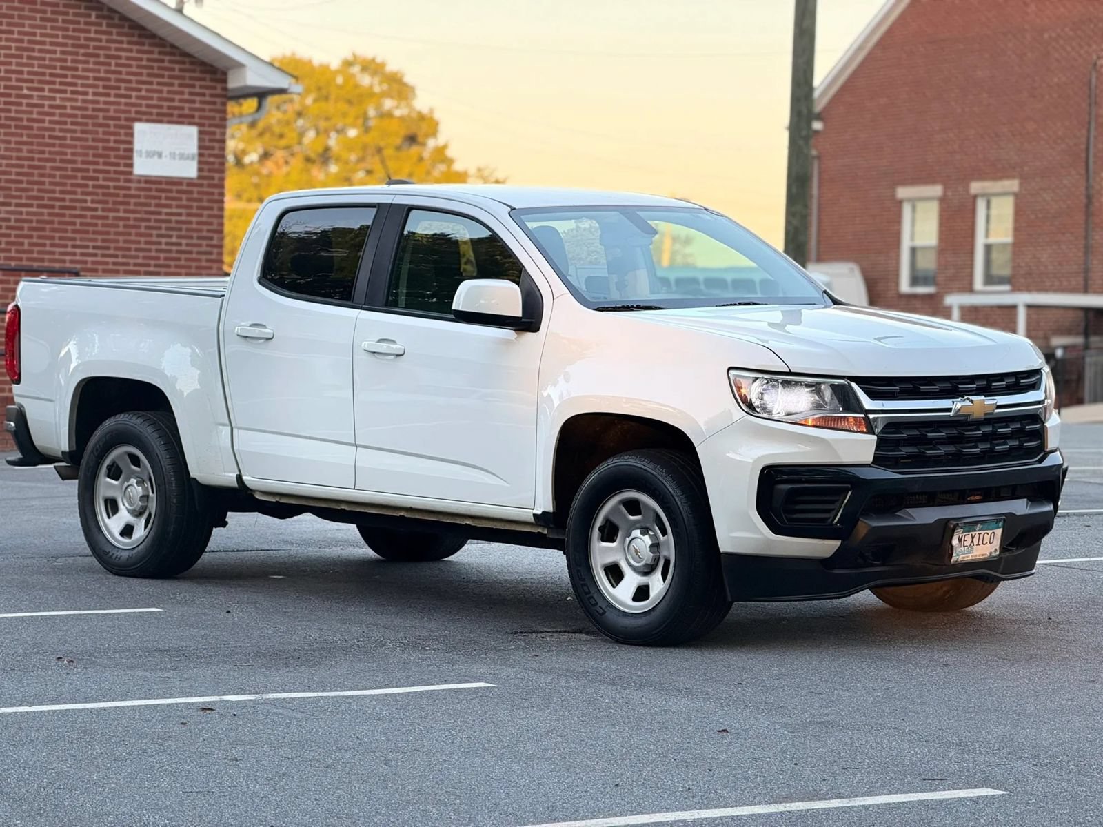Used 2021 Chevrolet Colorado W/T w/ WT Convenience Package AWD/4WD image 8
