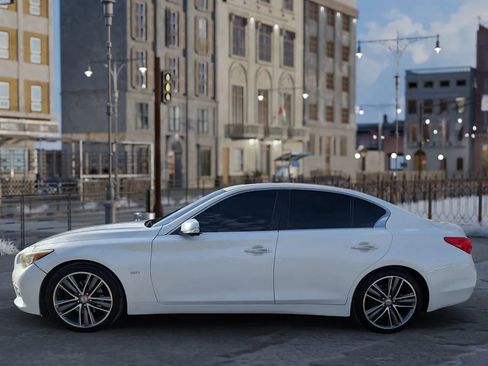 Used 2016 INFINITI Q50 3.0t Premium w/ Driver Assistance Package image 4