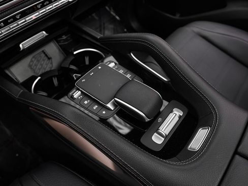 Used 2024 Mercedes-Benz GLS 450 4MATIC image 23