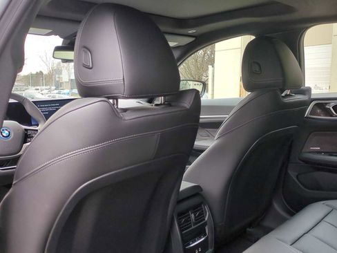 Used 2025 BMW i4 xDrive40i w/ Premium Package image 19