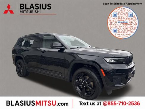 Used 2023 Jeep Grand Cherokee L Laredo AWD/4WD image 1