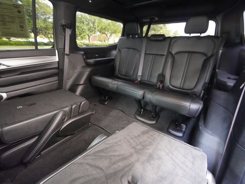 Used 2025 Jeep Wagoneer Series II w/ Convenience Group I RWD image 35