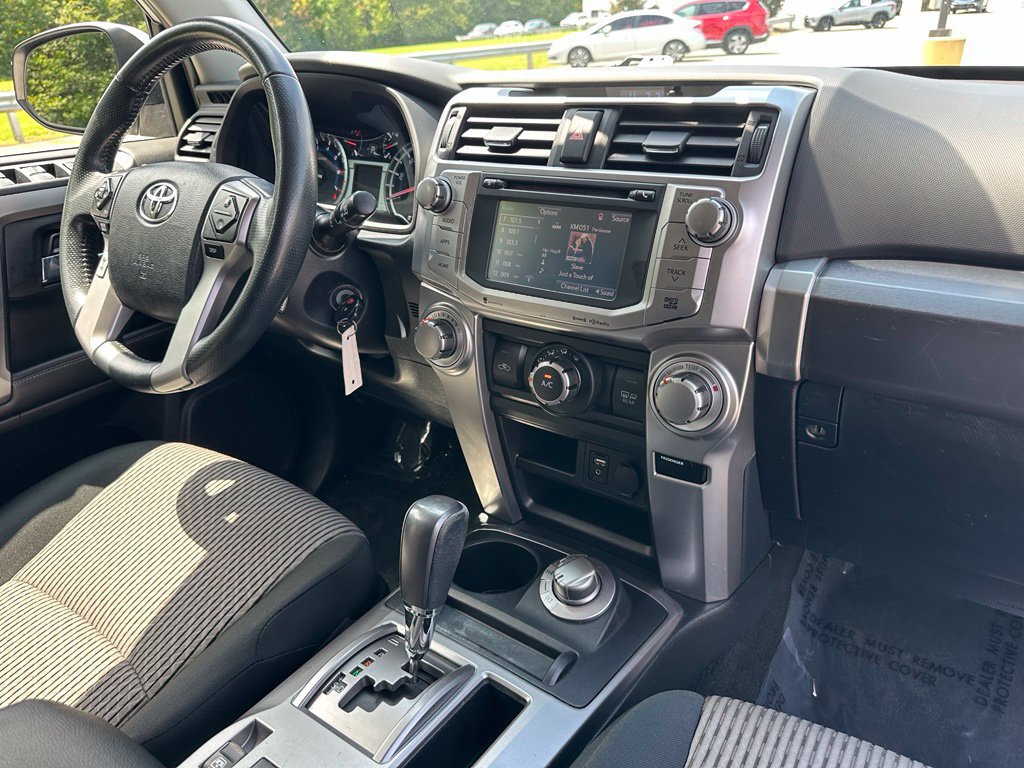Used 2016 Toyota 4Runner SR5 AWD/4WD image 17
