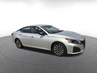 Used 2024 Nissan Altima 2.5 SV FWD video 2