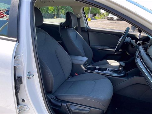 Used 2025 Kia K4 FWD image 7