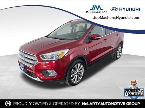 Used 2017 Ford Escape Titanium image 4
