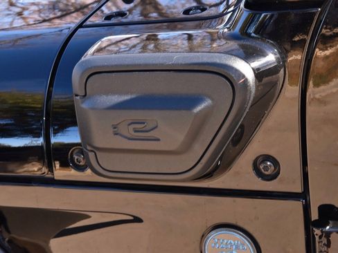 Used 2023 Jeep Wrangler Unlimited Rubicon 4xe w/ Steel Bumper Group image 44