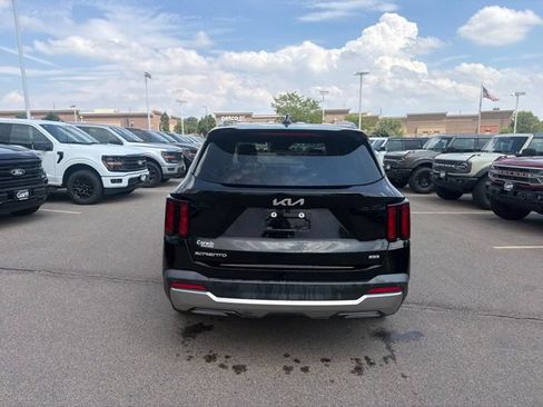 Used 2024 Kia Sorento S AWD/4WD image 7
