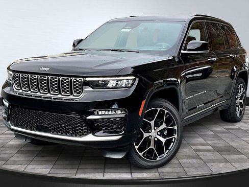 New 2025 Jeep Grand Cherokee Summit image 2
