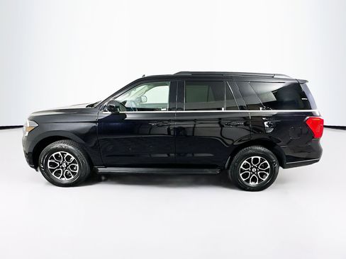 Used 2024 Ford Expedition XLT RWD image 4