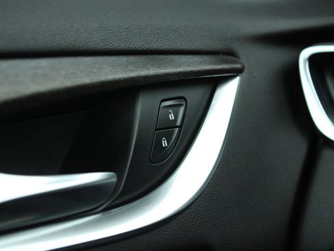 Used 2022 Buick Enclave Avenir AWD/4WD image 30