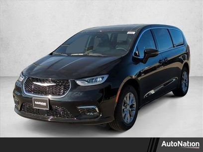 New 2026 Chrysler Pacifica Select