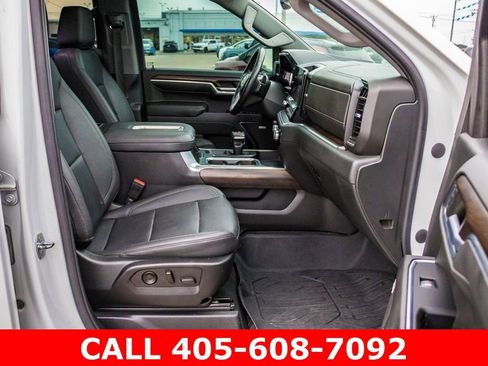 Used 2022 GMC Sierra 1500 SLT AWD/4WD image 11