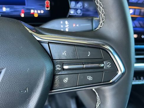 Used 2025 Chevrolet Equinox EV LT FWD image 23