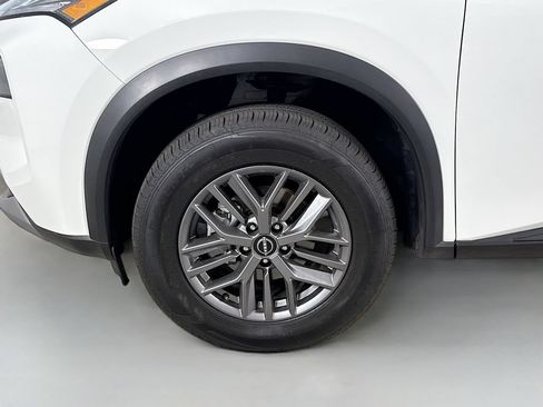 Used 2023 Nissan Rogue S AWD/4WD image 34