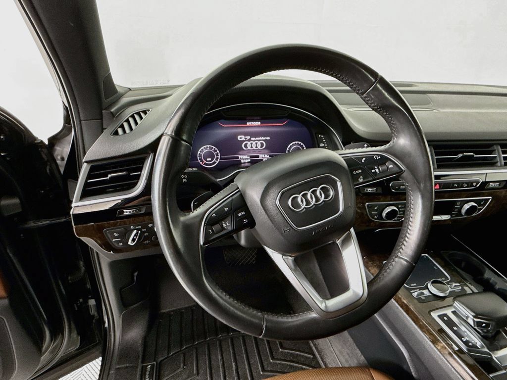 Used 2017 Audi Q7 3.0T Prestige AWD/4WD image 12