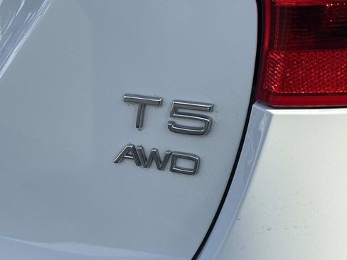 Used 2018 Volvo V60 T5 Cross Country w/ Convenience Package image 27