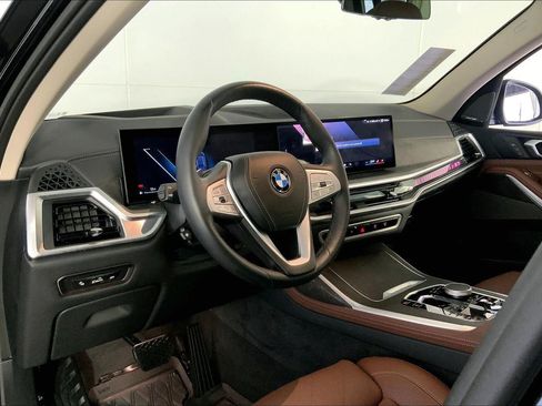 Used 2025 BMW X7 xDrive40i AWD/4WD image 14