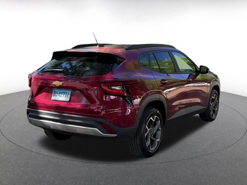 Used 2025 Chevrolet Trax LT image 16
