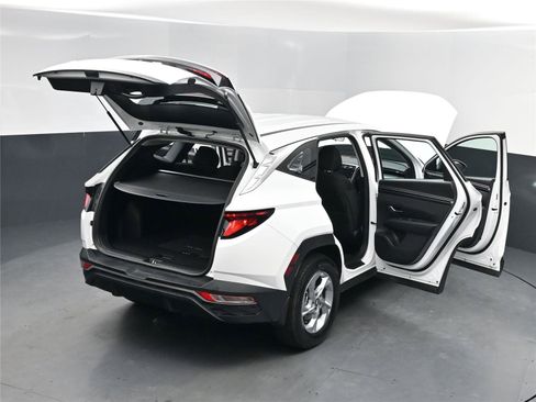 Certified 2024 Hyundai Tucson SE image 17
