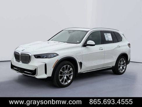 Used 2025 BMW X5 xDrive50e image 7