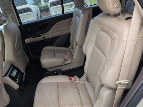 Certified 2020 Lincoln Aviator Reserve w/ Elements Package Plus AWD/4WD image 10