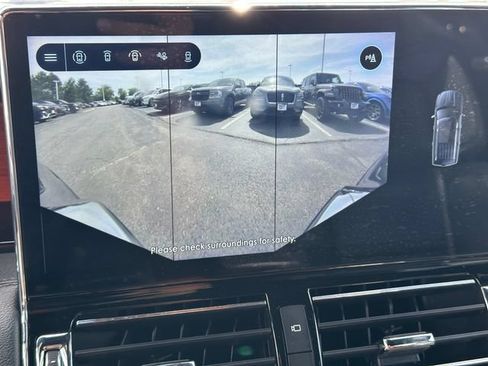 Used 2022 Lincoln Navigator Reserve AWD/4WD image 32