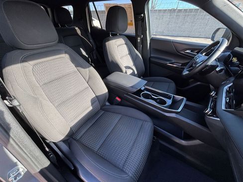 Used 2025 Chevrolet Equinox LT image 38