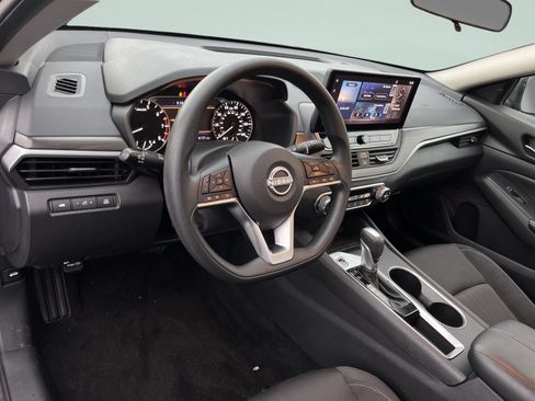 Used 2025 Nissan Altima 2.5 SV w/ SV Special Edition Package FWD image 15