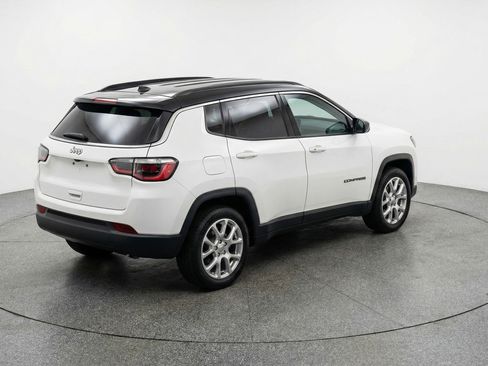 Used 2025 Jeep Compass Limited AWD/4WD image 9