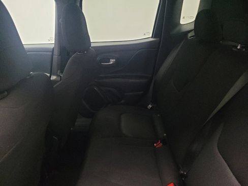 Used 2023 Jeep Renegade Latitude AWD/4WD image 18