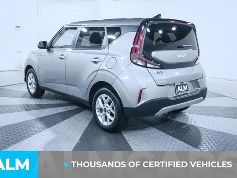 Used 2025 Kia Soul LX w/ LX Technology Package FWD image 4
