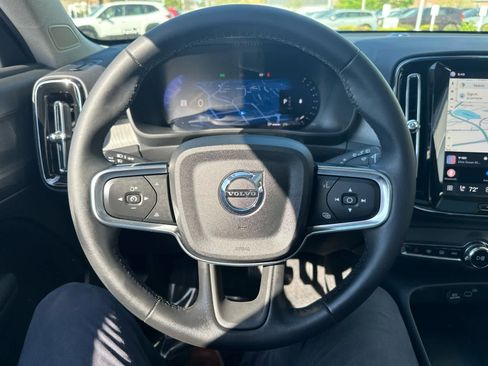 Used 2025 Volvo XC40 B5 Plus AWD/4WD image 13