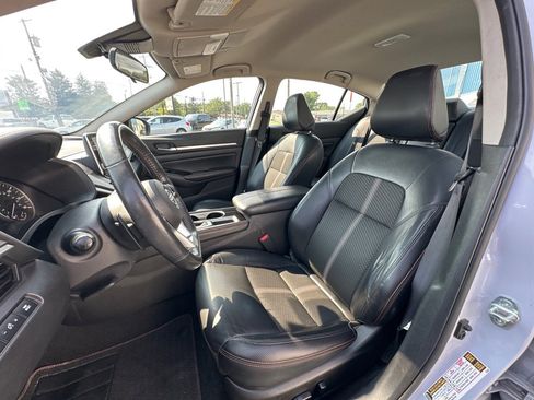Used 2024 Nissan Altima 2.5 SR FWD image 10