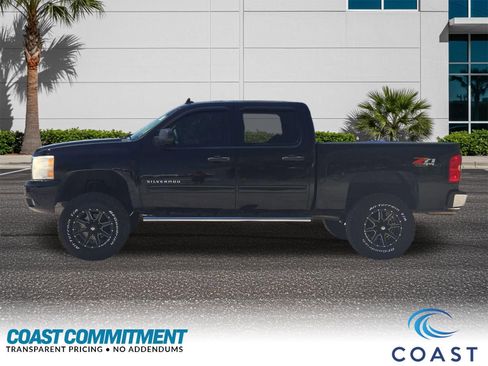 Used 2011 Chevrolet Silverado 1500 LT w/ All-Star Edition image 3