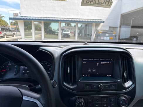 Used 2022 Chevrolet Colorado W/T w/ WT Convenience Package AWD/4WD image 17