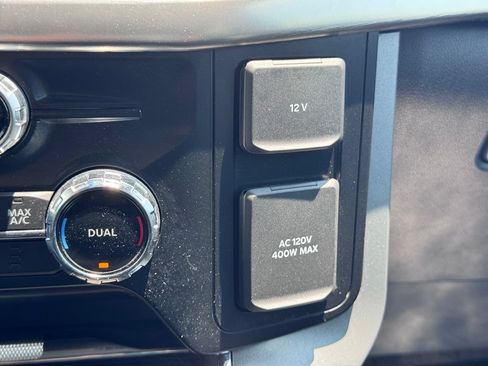 Used 2022 Ford F150 Lariat AWD/4WD image 34