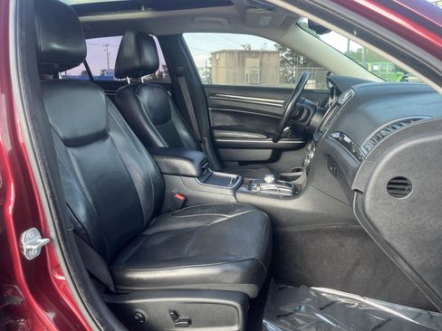 Used 2020 Chrysler 300 Limited RWD image 29