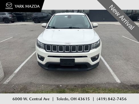 Used 2017 Jeep Compass Latitude image 1