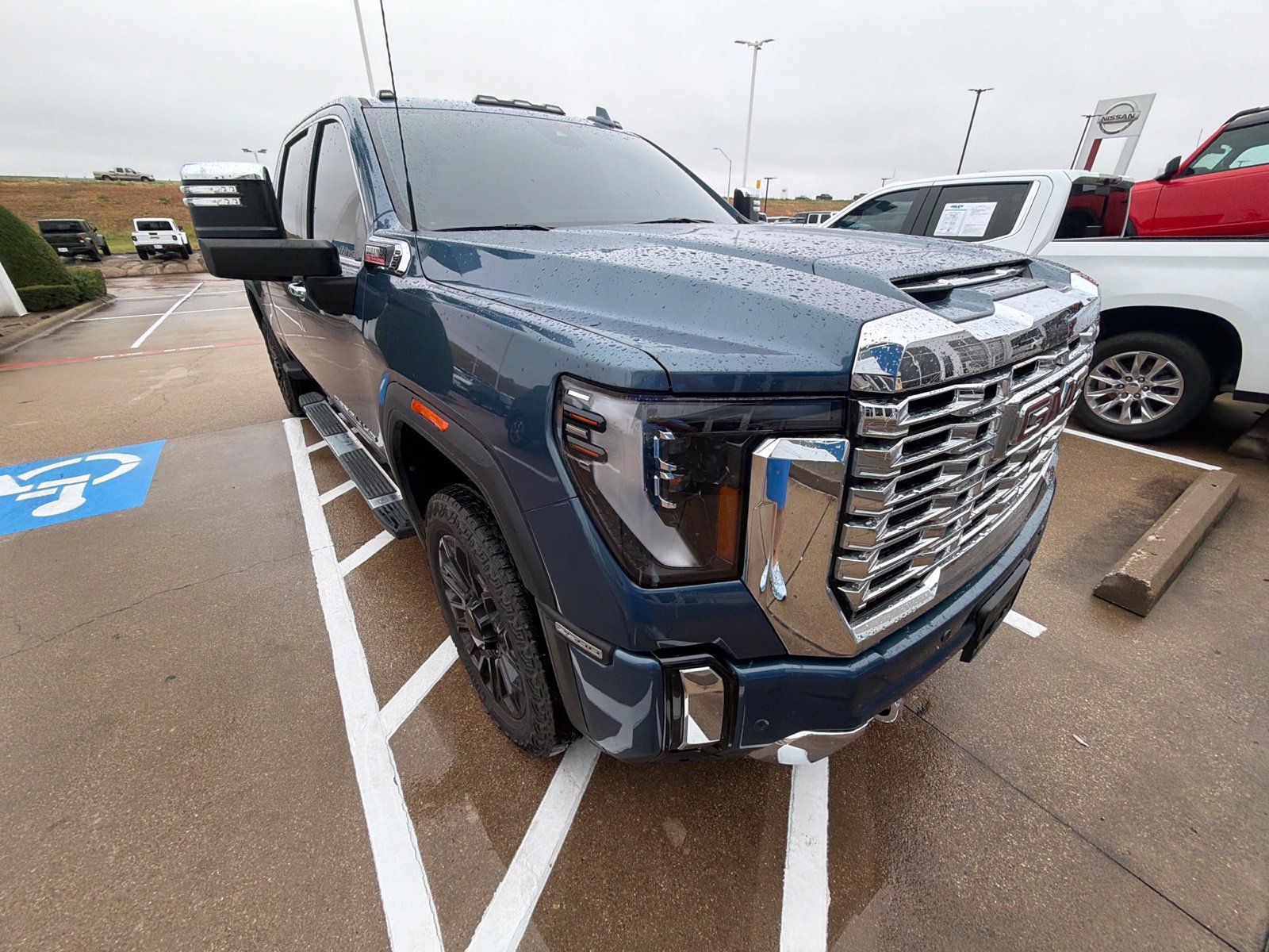 Used 2025 GMC Sierra 2500 Denali w/ Technology Package AWD/4WD image 26