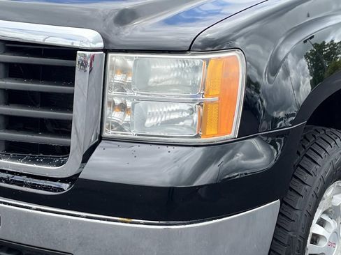 Used 2009 GMC Sierra 2500 SLT w/ SLT Convenience Package AWD/4WD image 10