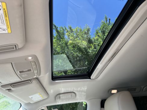 Used 2021 Nissan Armada Platinum w/ Captain's Chairs Package RWD image 26