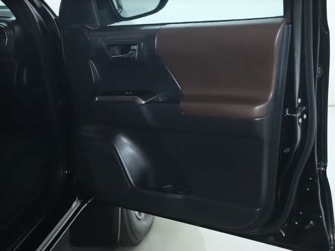 Certified 2023 Toyota Tacoma Limited AWD/4WD image 33