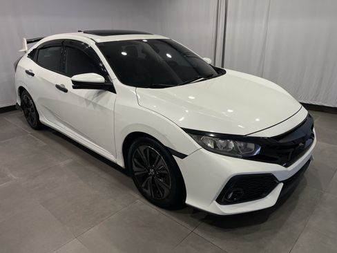 Used 2018 Honda Civic EX image 3