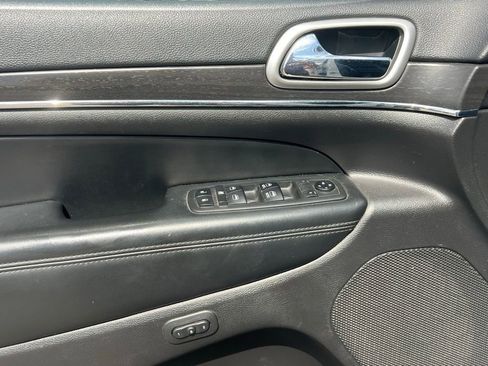 Used 2018 Jeep Grand Cherokee Limited AWD/4WD image 29