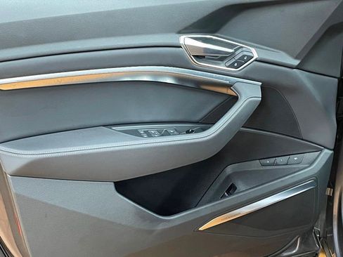 Used 2021 Audi e-tron Premium Plus w/ Premium Plus Package image 15